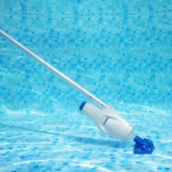 Balai Aspirateur à Batterie Pour Piscine Et Spa Gonflable Bestway -Equipements De Piscine 58624 ambiance