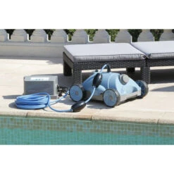 Robot Nettoyeur Fond De Piscine Ubbink Robotclean 2 -Equipements De Piscine 7504638 robot nettoyeur fond piscine ubbink robotclean 2 ambiance 3
