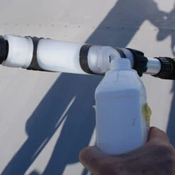 Balai Hydro Jet Xpro Pour Volet Et Couverture De Piscine Kerlis -Equipements De Piscine balai hydro jet xpro volet couverture piscine kerlis 2