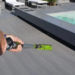 Balai Hydro Jet Xpro Pour Volet Et Couverture De Piscine Kerlis -Equipements De Piscine balai hydro jet xpro volet couverture piscine kerlis