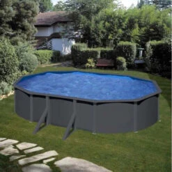 GRE Piscine Ovale Acier Gré Gris Anthracite - 6,10 X 3,75 X 1,20 M -Equipements De Piscine kit610gy piscine ovale acier gre gris anthracite 122 610x375cm ambiance