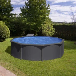 GRE Piscine Ronde Acier Gré Gris Anthracite 4,60 X 1,30 M -Equipements De Piscine kitpr458gy piscine ronde acier gre gris anthracit 132 460cm ambiance 2