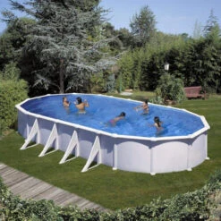 GRE Piscine Ovale Acier Gré Atlantis - 10 X 5,50 M -Equipements De Piscine kitprov1028 piscine ovale acier gre atlantis 1000 550 ambiance