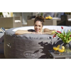 Spa Gonflable Bestway Lay-Z Spa BUDAPEST AirJet 6 Places 18 Spa Gonflable Bestway Lay-Z Spa BUDAPEST AirJet 6 Places -Equipements De Piscine spa gonflable rond lay z spa budapest airjet 4 6 places 3