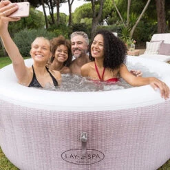 Spa Gonflable Bestway Lay-Z Spa CANCUN AirJet 4 Places -Equipements De Piscine spa gonflable rond lay z spa cancun airjet 9